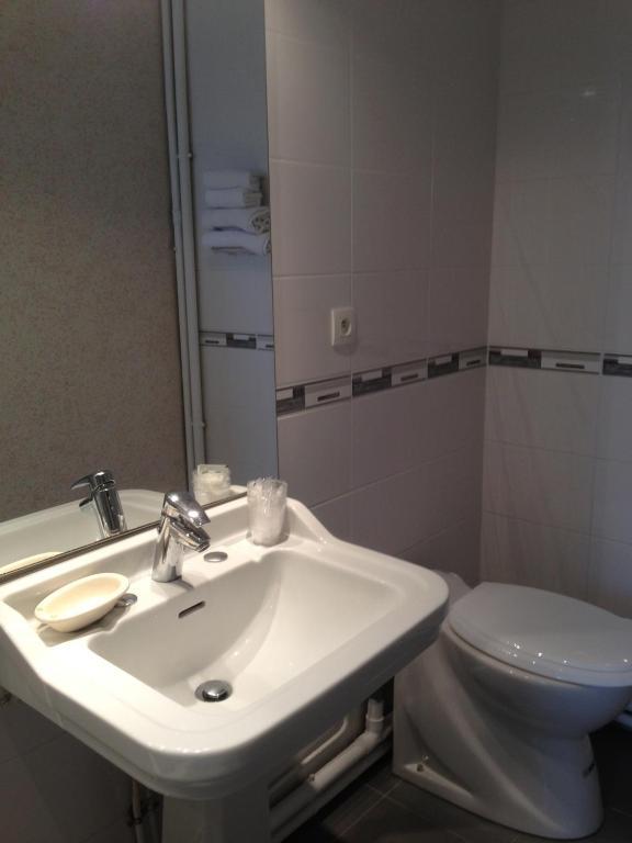 Hotel La Tour D'Auvergne Pont-lʼAbbé Cameră foto